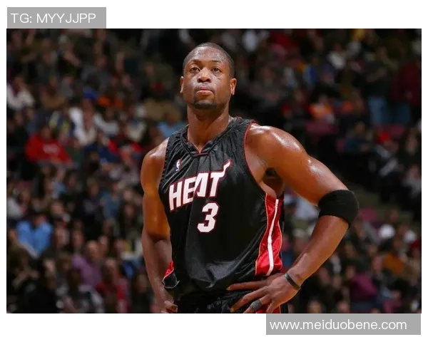 聚焦篮球巨星成长历程与赛场传奇故事解析全景呈现辉煌瞬间魅力篇